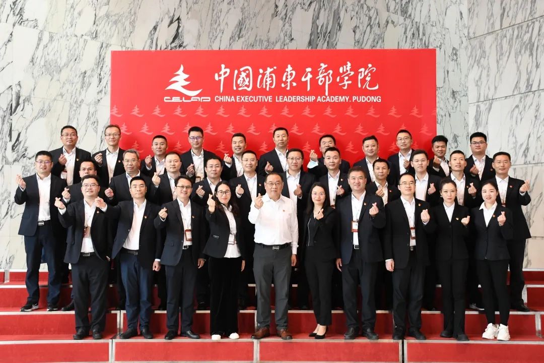 结业式.jpg 结业式.jpg