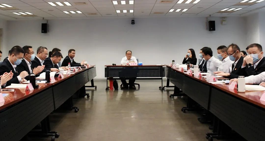 结业式现场.jpg 结业式现场.jpg