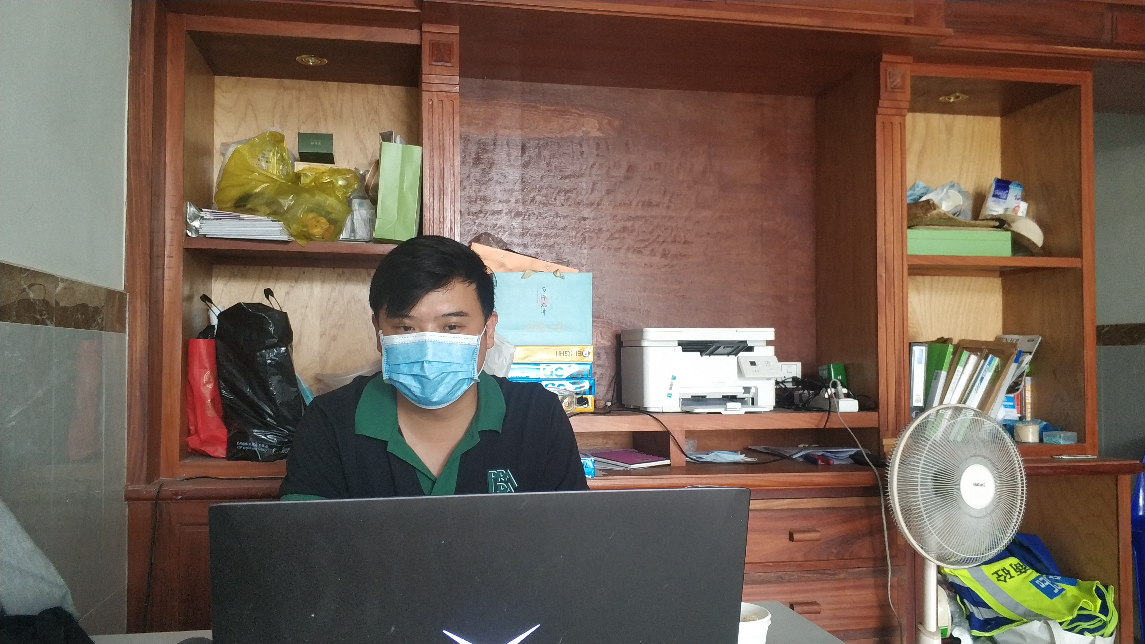 卢兵.jpg 卢兵.jpg