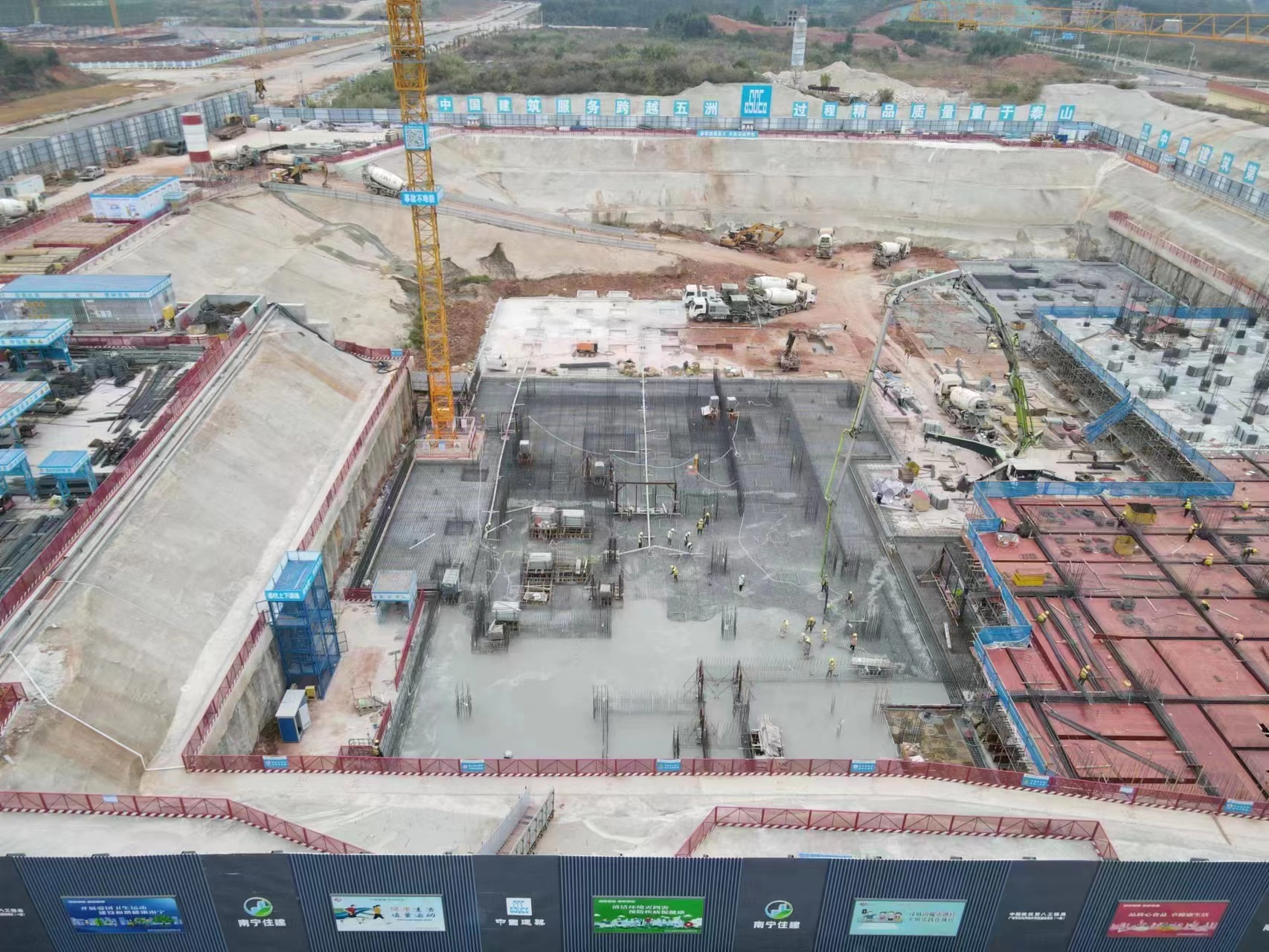 20221230广西事业部屹桂厂顺利完成广西智能电网技术研究基地(一期)A座筏板浇筑(李文奎)2.jpg 20221230广西事业部屹桂厂顺利完成广西智能电网技术研究基地(一期)A座筏板浇筑(李文奎)2.jpg