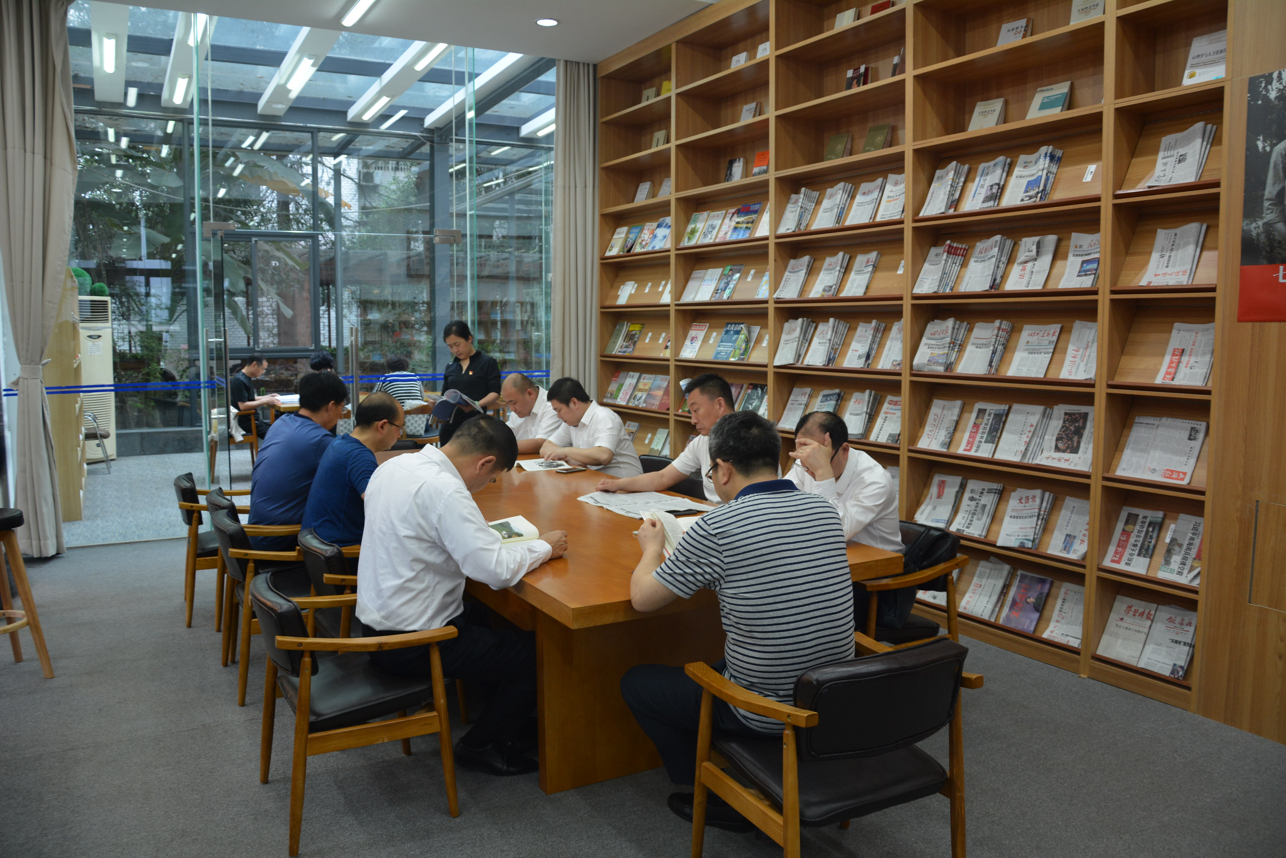 读书活动.JPG 读书活动.JPG