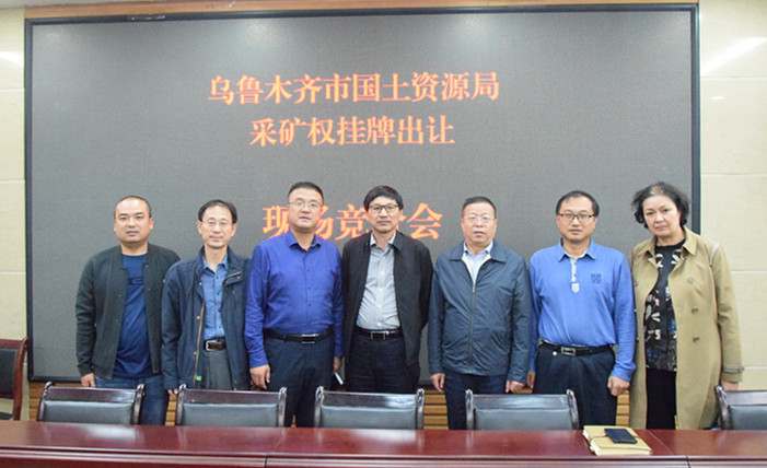 确认书签订现场_副本.jpg 确认书签订现场_副本.jpg