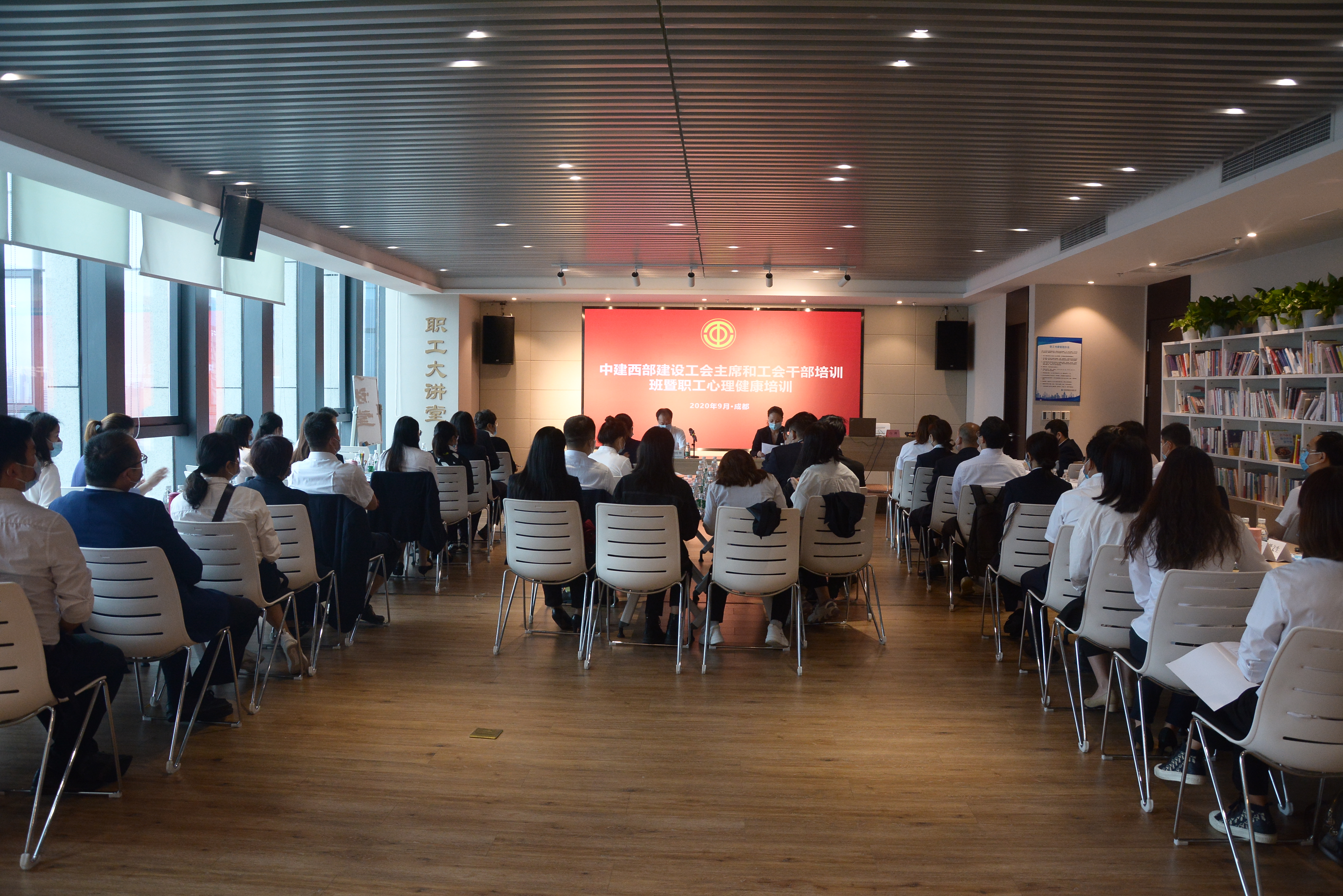 开班.jpg 开班.jpg