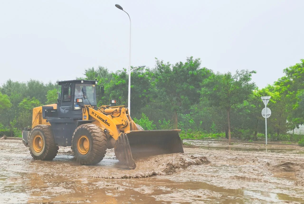 抗汛2.jpg 抗汛2.jpg