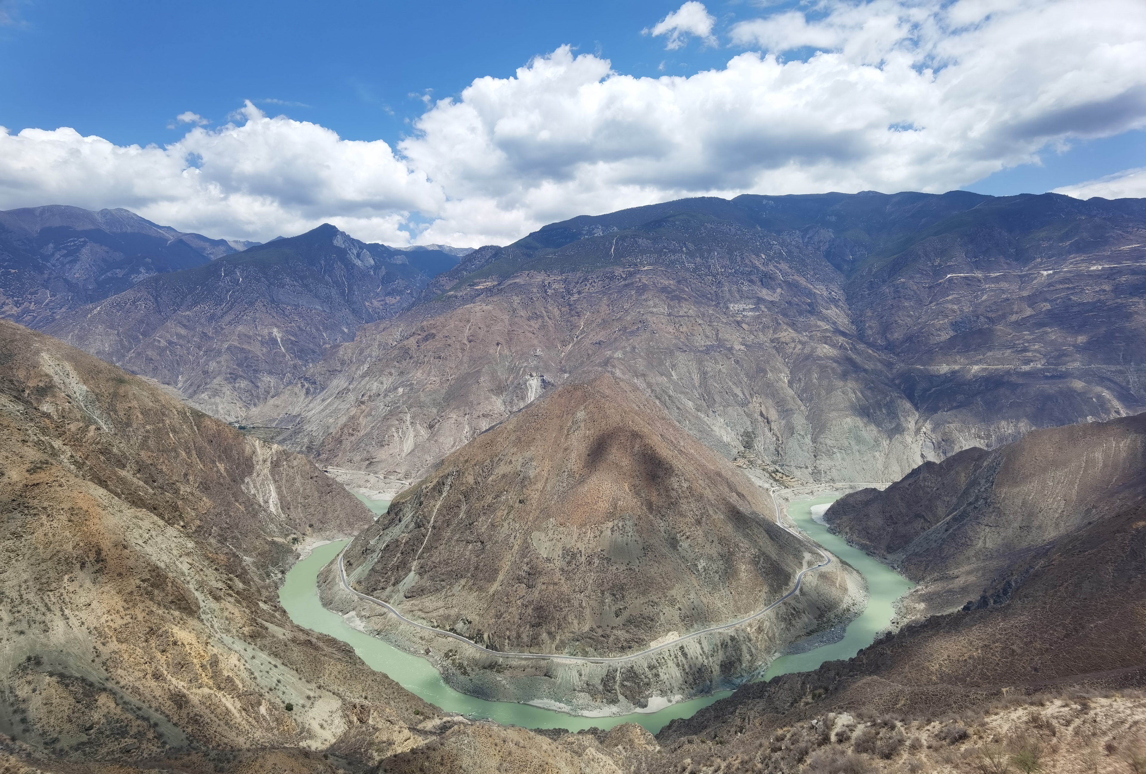 长江第一湾  熊金津  湖南公司.jpg