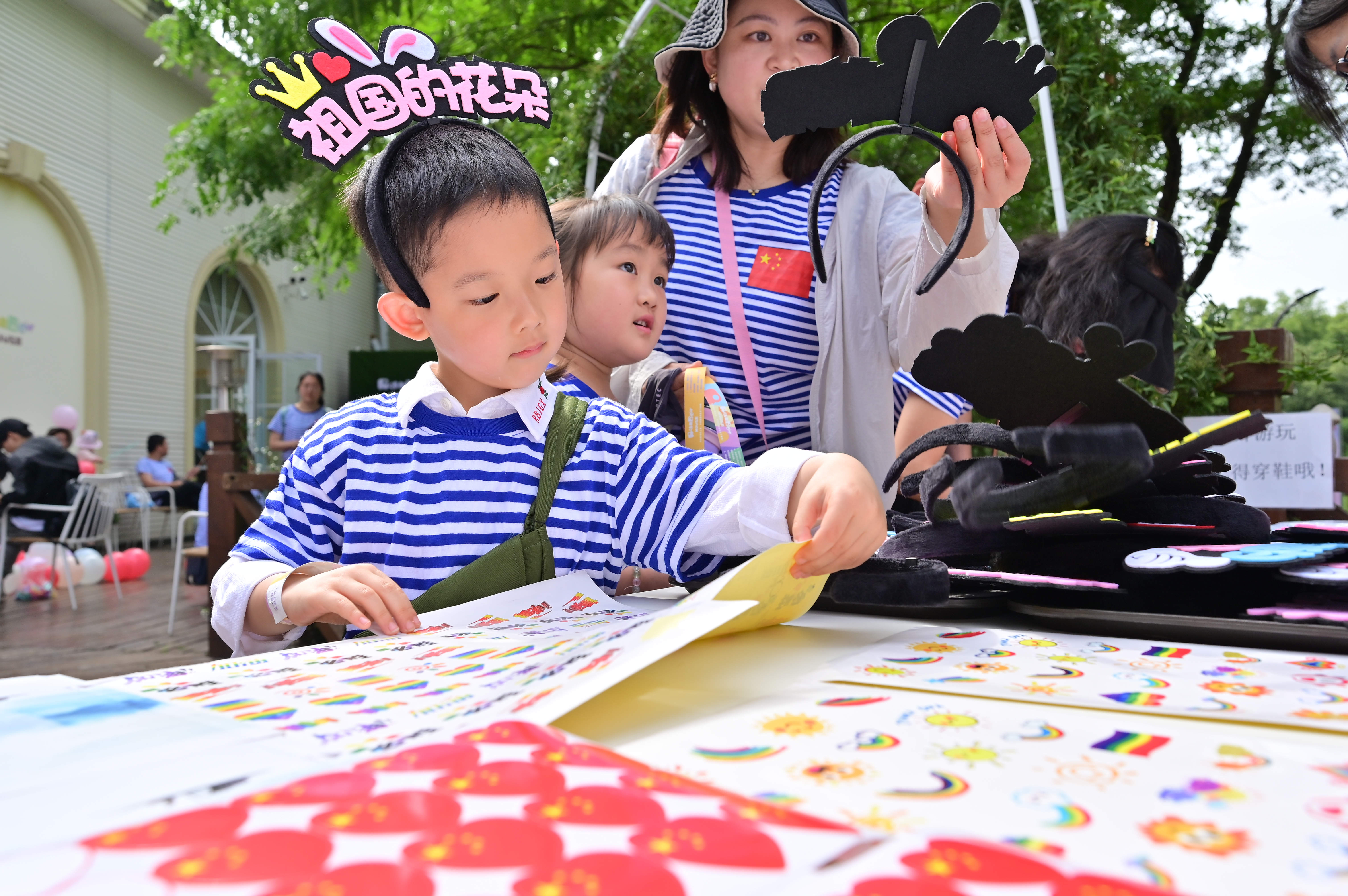 童心向党   王美荣  新材料科技公司.JPG